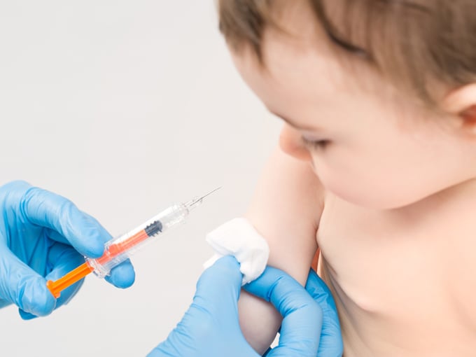 Nueva vacuna de la meningitis: ¿le vacuno también de Nimenrix o Menveo?
