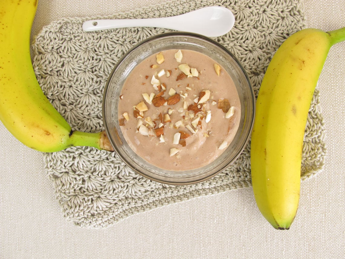 helado de chocolate, aguacate y plátano