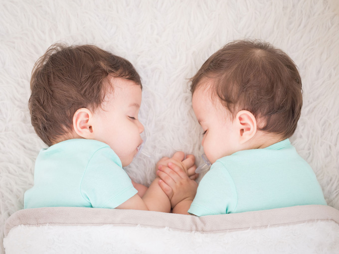 gemelos durmiendo