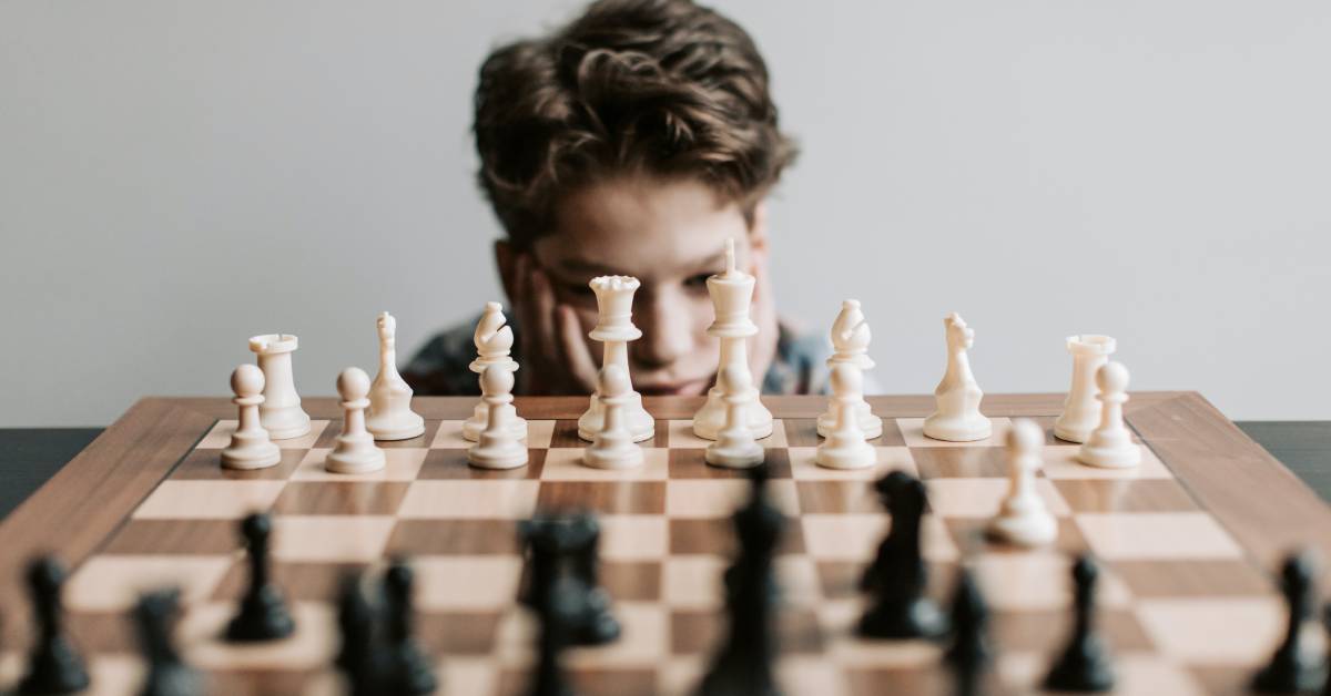Por qué es bueno para tus hijos jugar al ajedrez