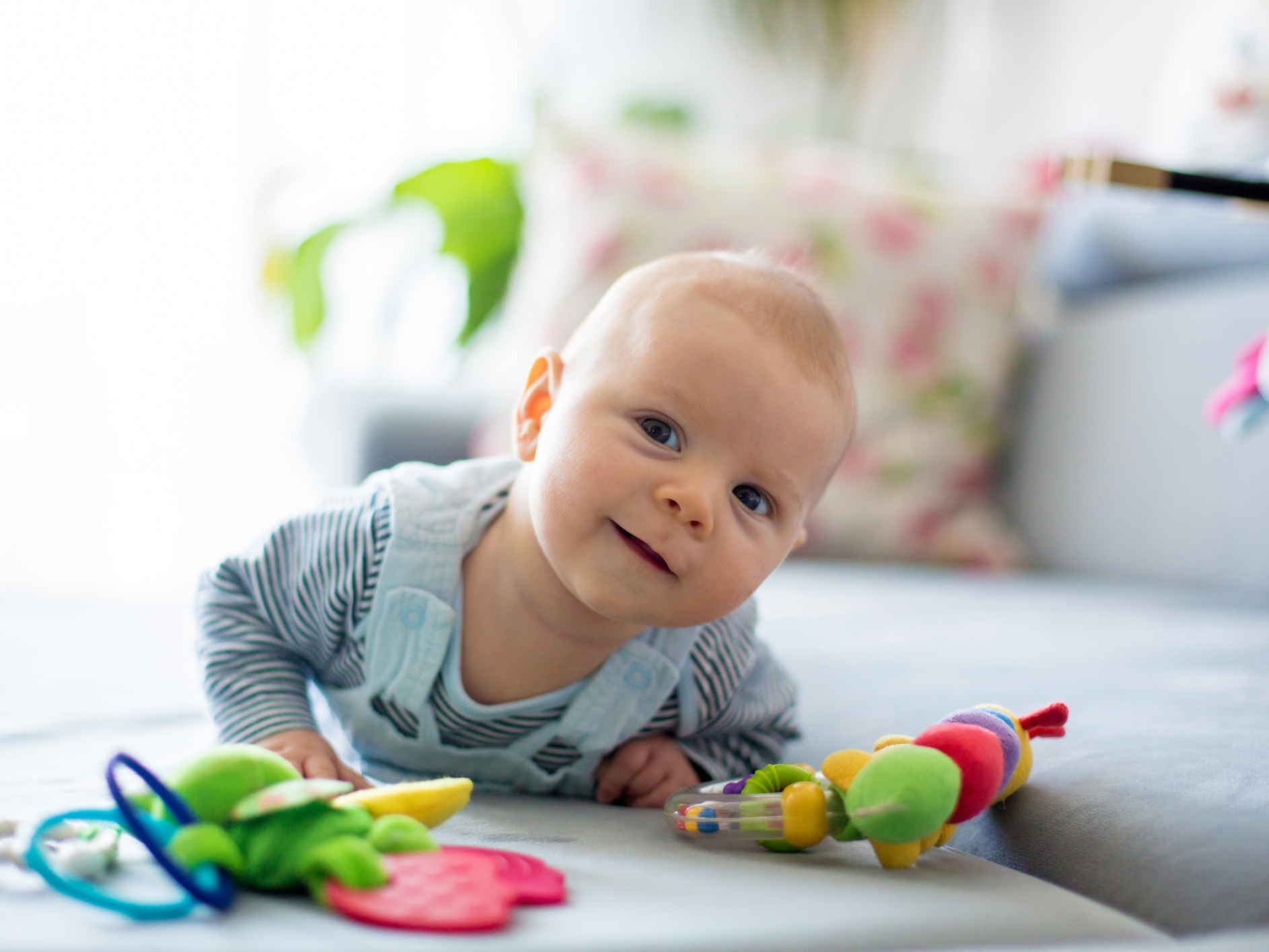 Juegos de estimulación para bebés de 0 a 6 meses