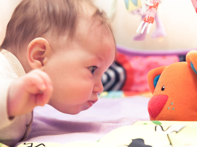 Desarrollo y estimulación del bebé de los 6 a los 12 meses