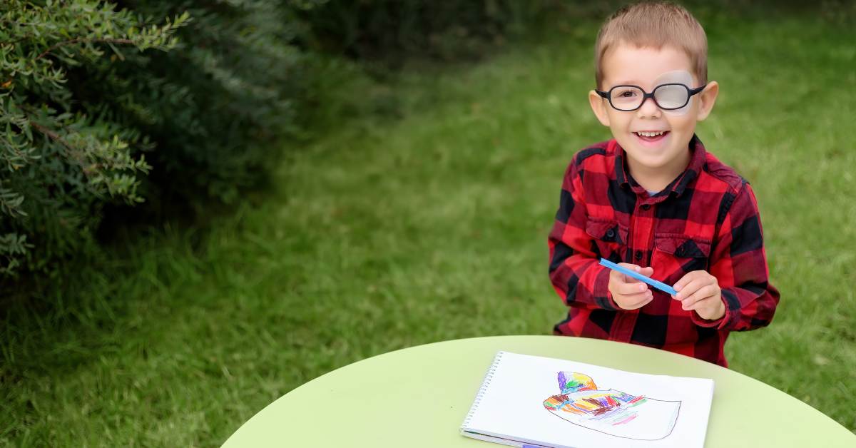 Motivos por los que el oftalmólogo puede recomendar al niño llevar parche en un ojo