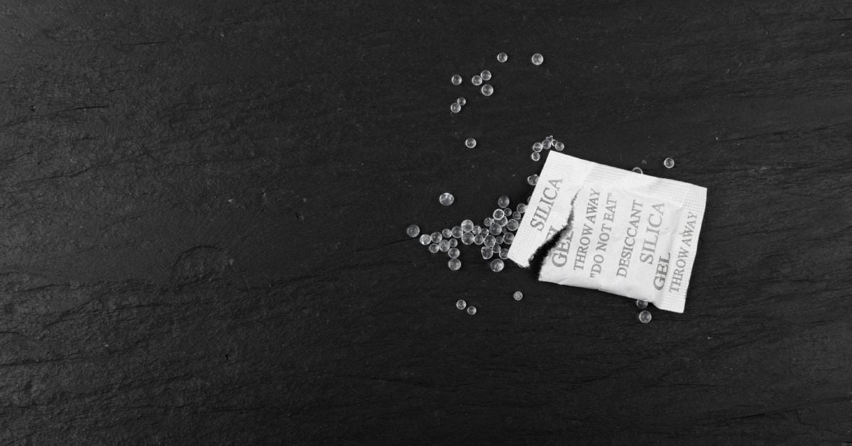 Los peligros del silicagel en niños
