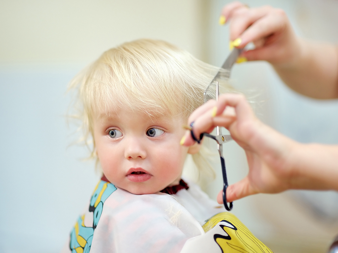 cortar el pelo a niño