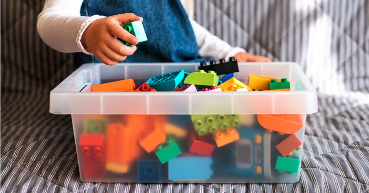 Cómo dividir las tareas domésticas entre tus hijos