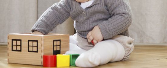 Bebé jugando