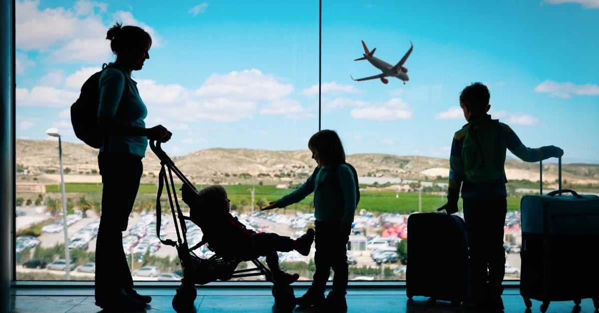 Consejos para viajar con niños: en tren, avión, barco y coche