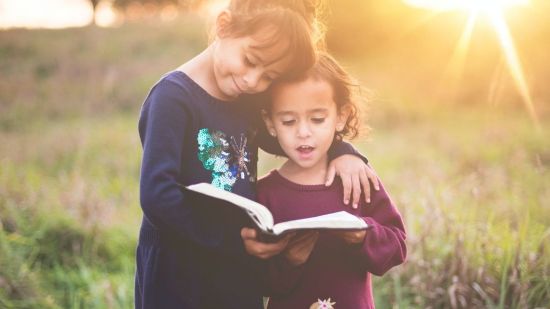 20 libros clásicos imprescindibles para que lean los niños