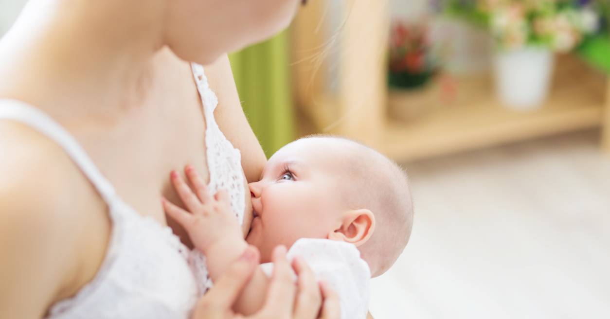 Siete tips para cuidar el pecho tras el parto