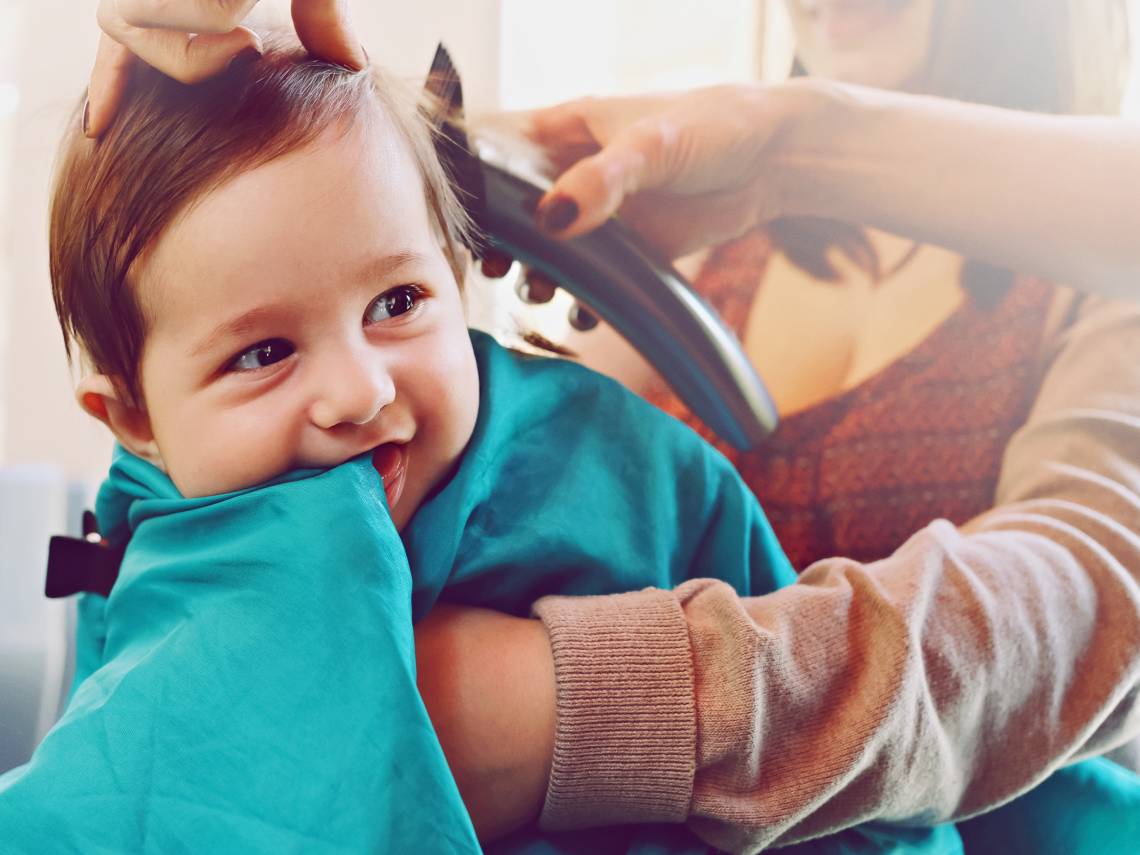 cortar el pelo bebé