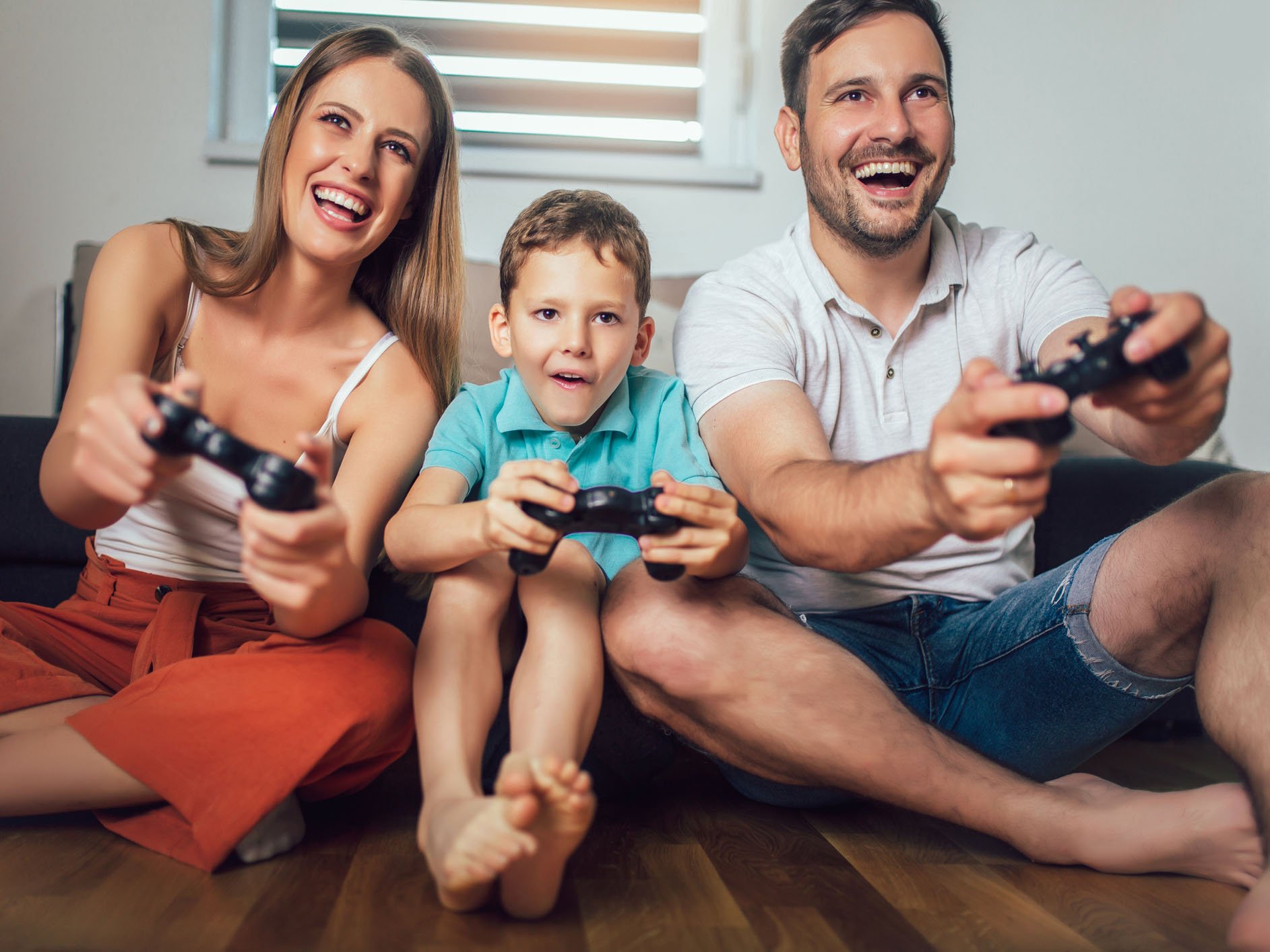 Familia jugando