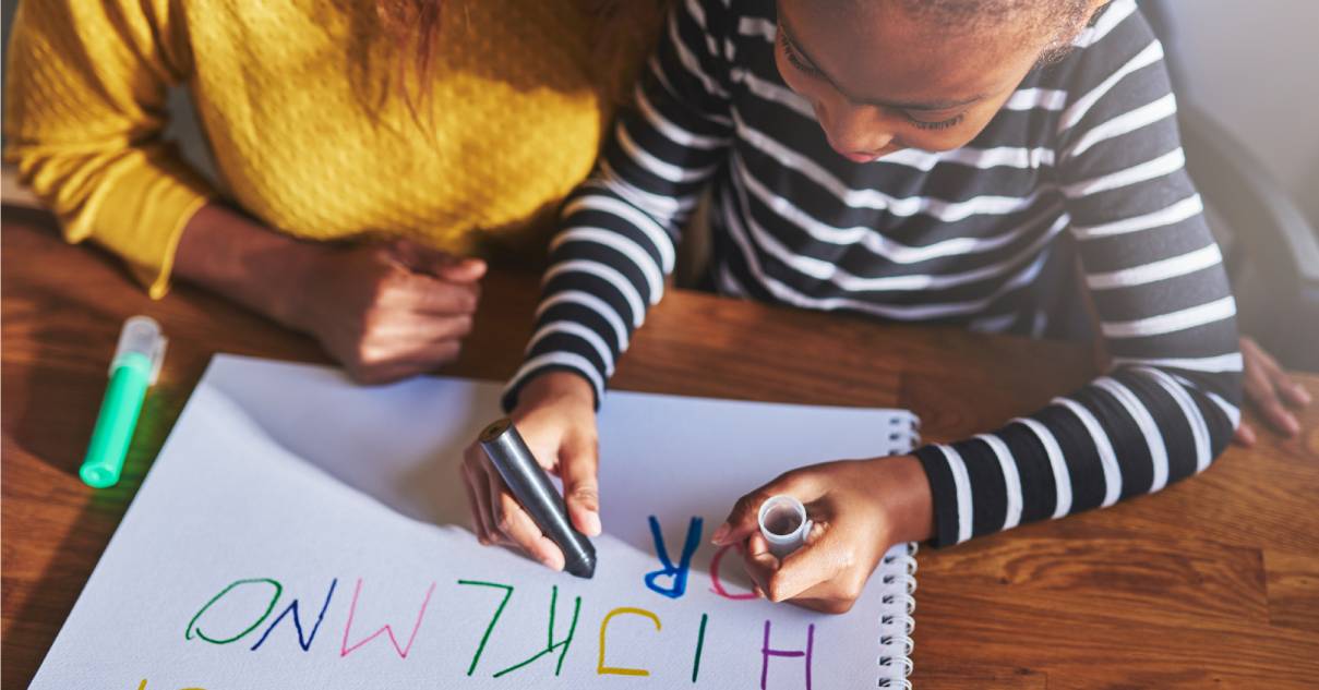 El mejor método para guardar los trabajos del colegio de tus hijos