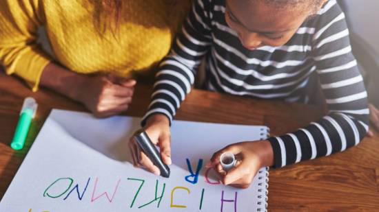 El mejor método para guardar los trabajos del colegio de tus hijos