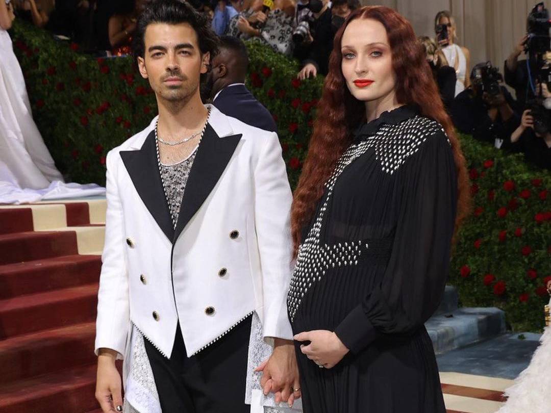 Instagram @joejonas