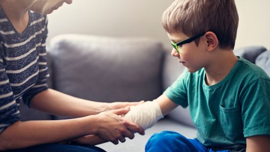 A mi hijo se le 'ha salido el codo'