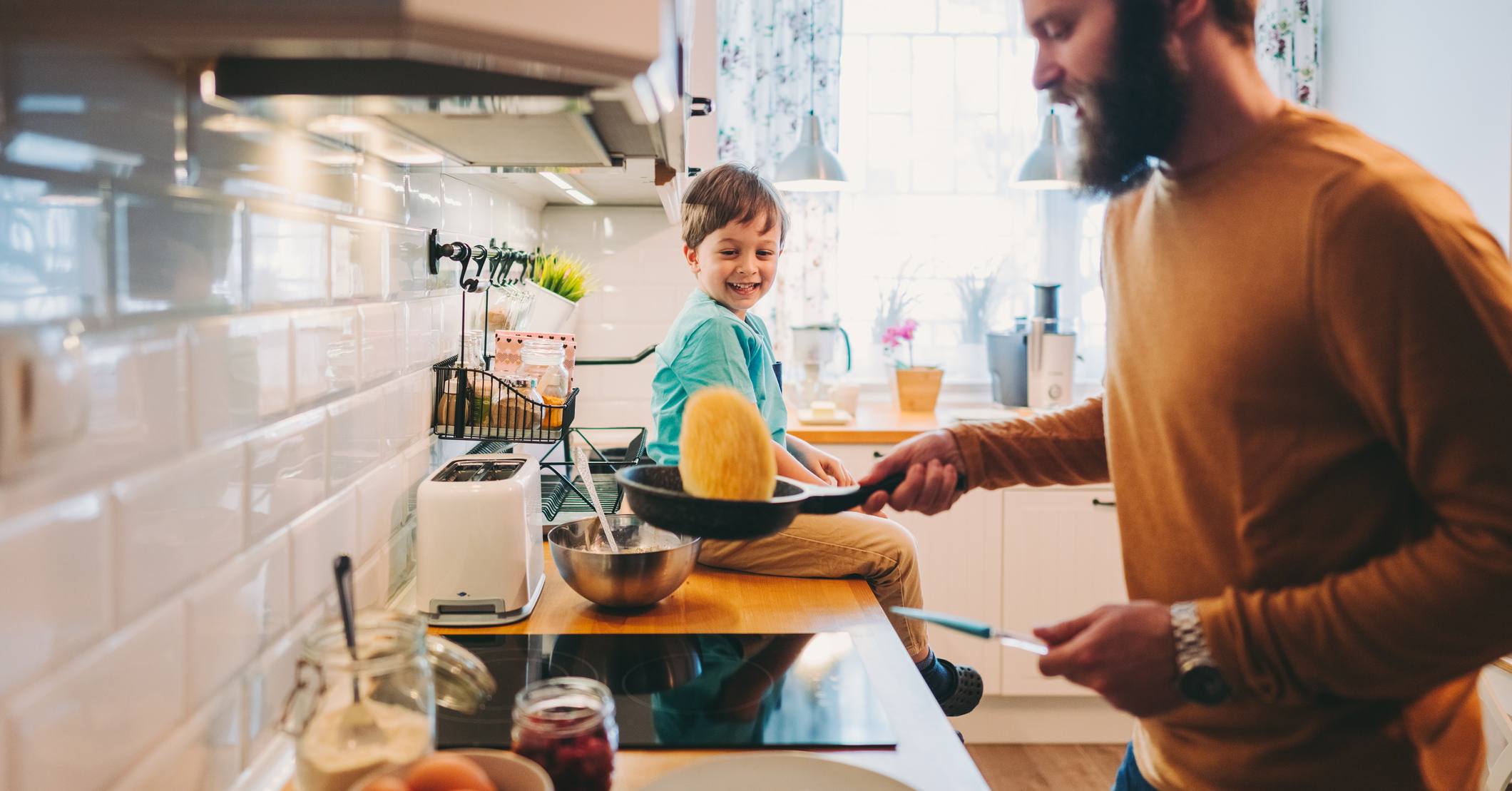 El crepe con dos ingredientes con el que hacer una cena rápida a tus hijos que les encantará