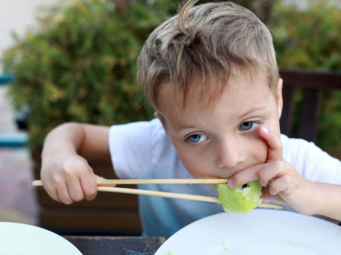 Pueden los niños comer sushi