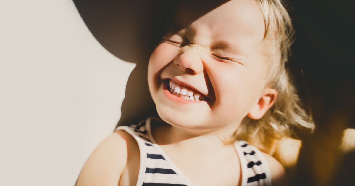 ¿Cómo saber si un niño es feliz? Las diez señales de felicidad infantil que debes conocer