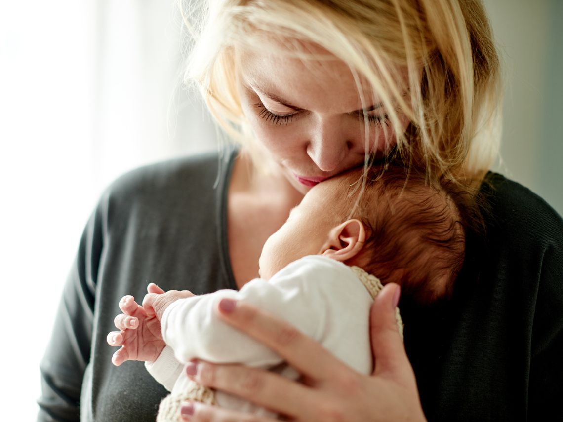 ¿Te duele el pulgar? Podrías sufrir el ‘pulgar de mamá’