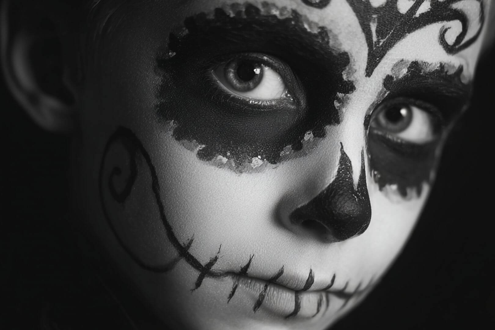 Maquillaje de esqueleto, clásico de Halloween.