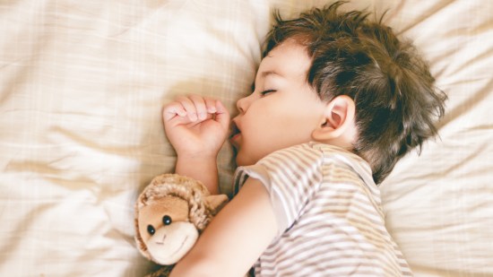 consecuencias de que los niños duerman poco