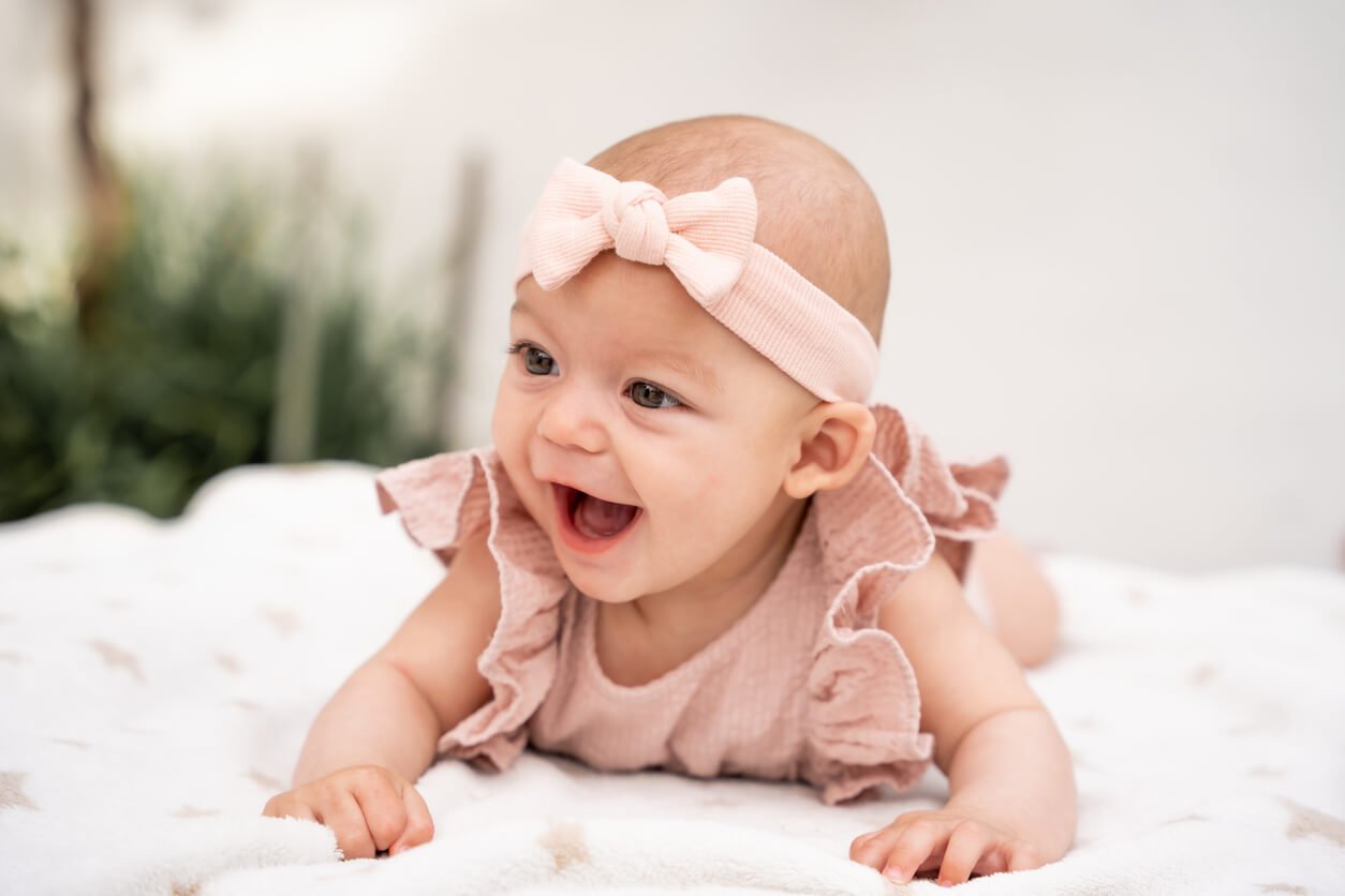 Significado del nombre Lía: origen e historia - Nombres de niña - Fuente: iStock