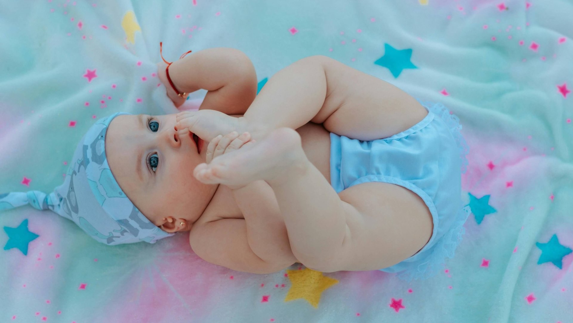 Nombres de niños basados en colores: los tonos que inspiran ideas originales y vibrantes