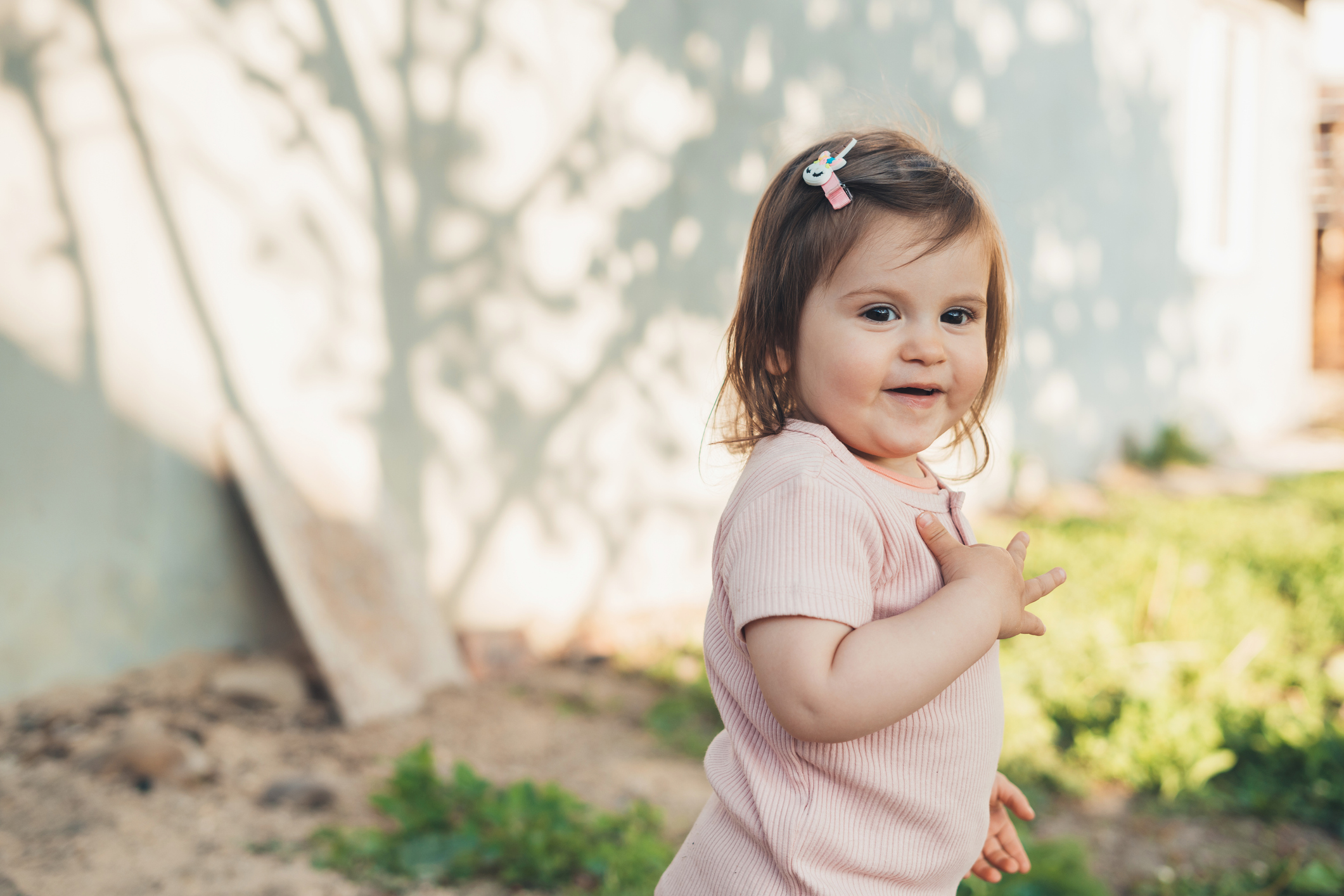 niña pensando