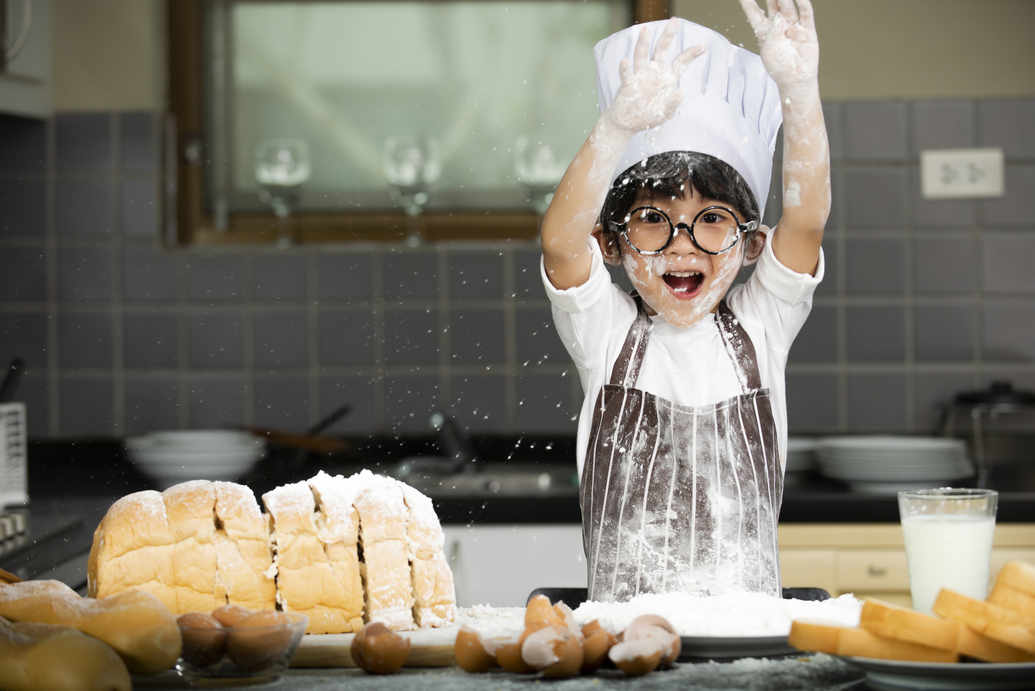 Niño cocinando
