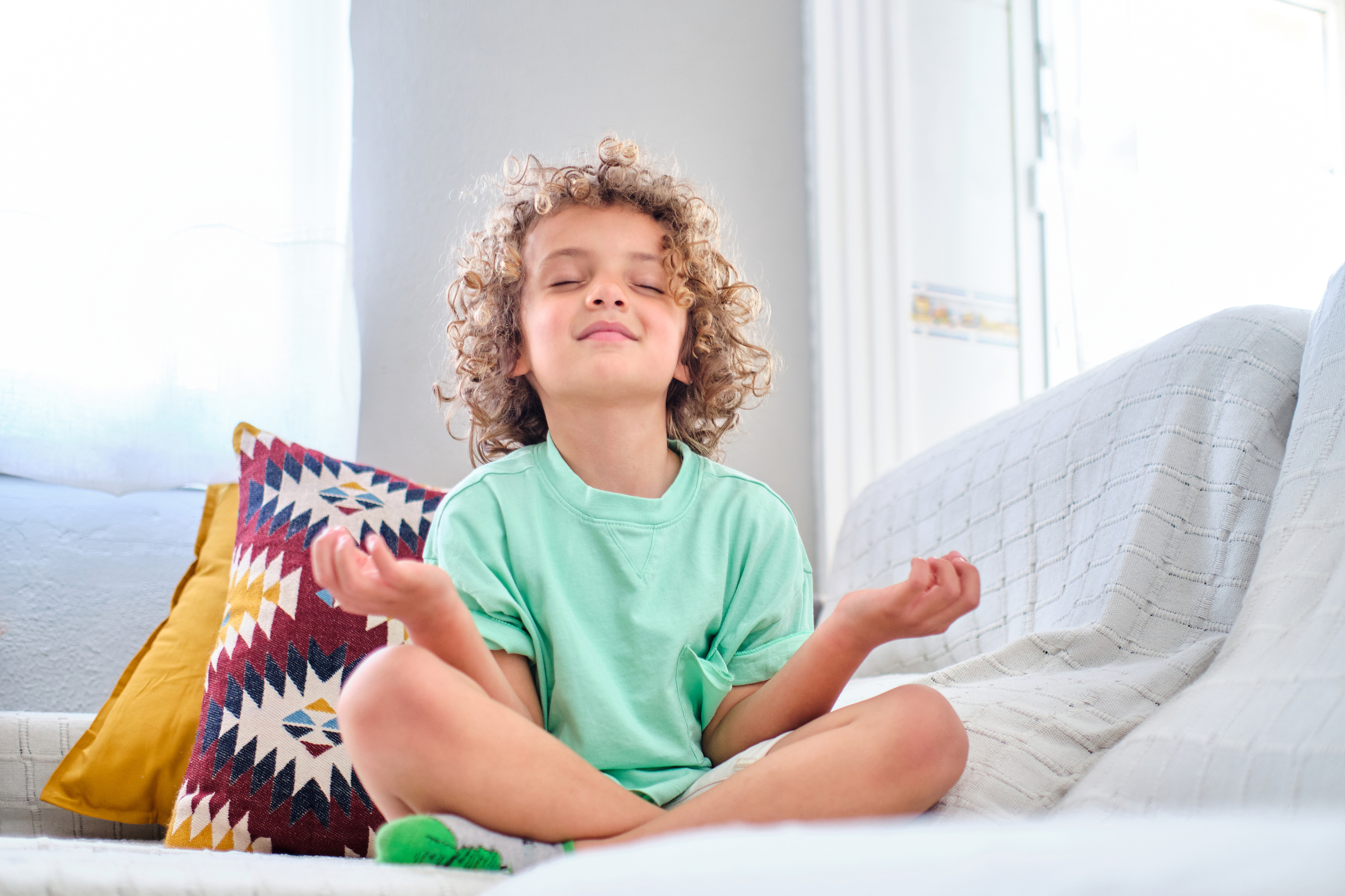 niño en silencio
