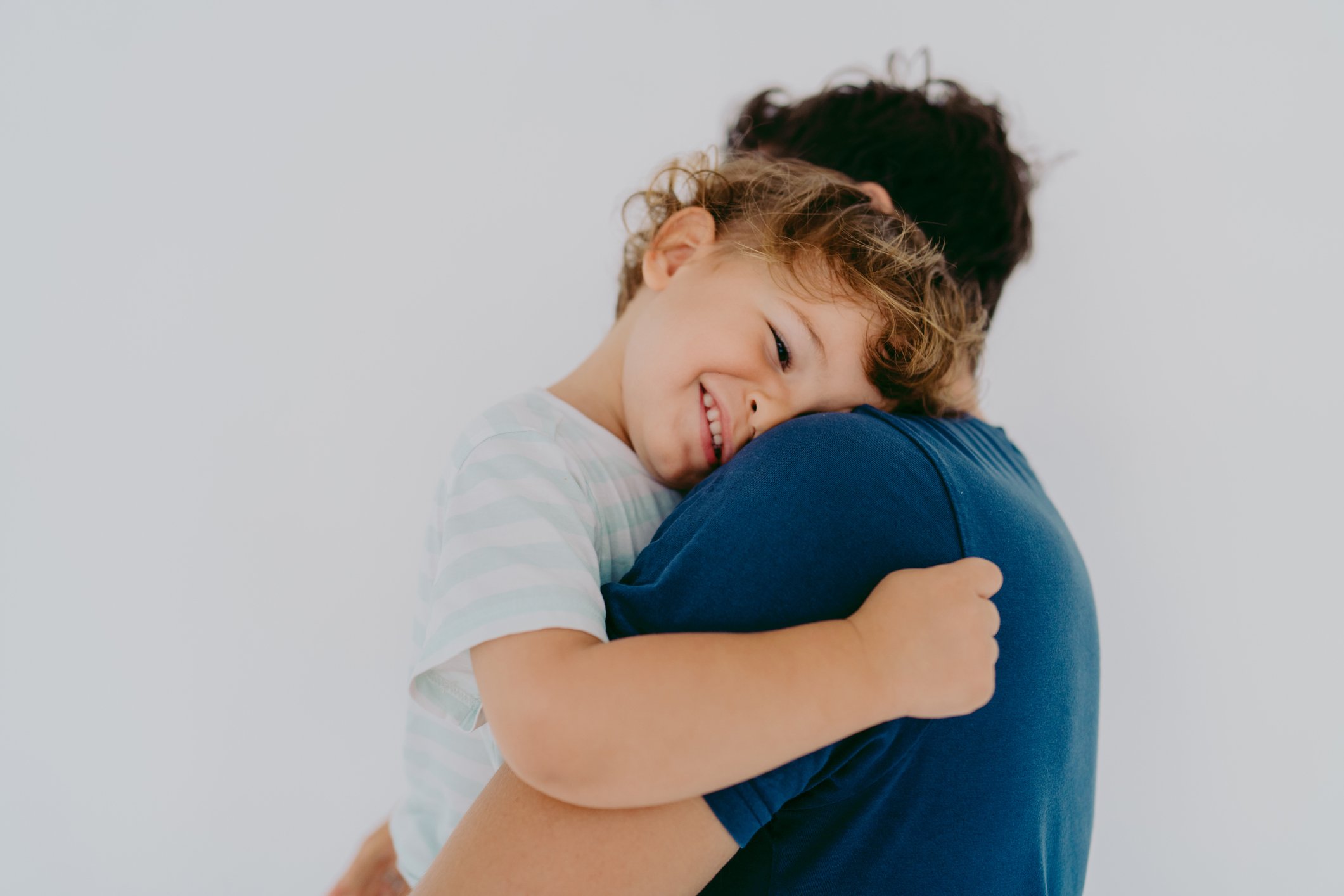 abrazo niño