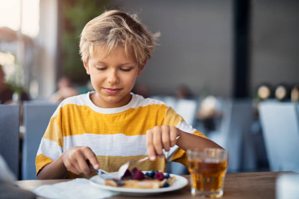 La idea de comedores escolares gratuitos y universales es posible, según un experto en nutrición