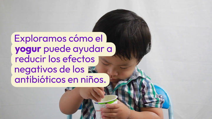 ¿El yogur ayuda a reducir los efectos negativos del antibiótico en niños?