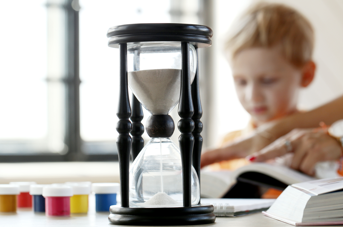 Relojes de arena niño tiempo