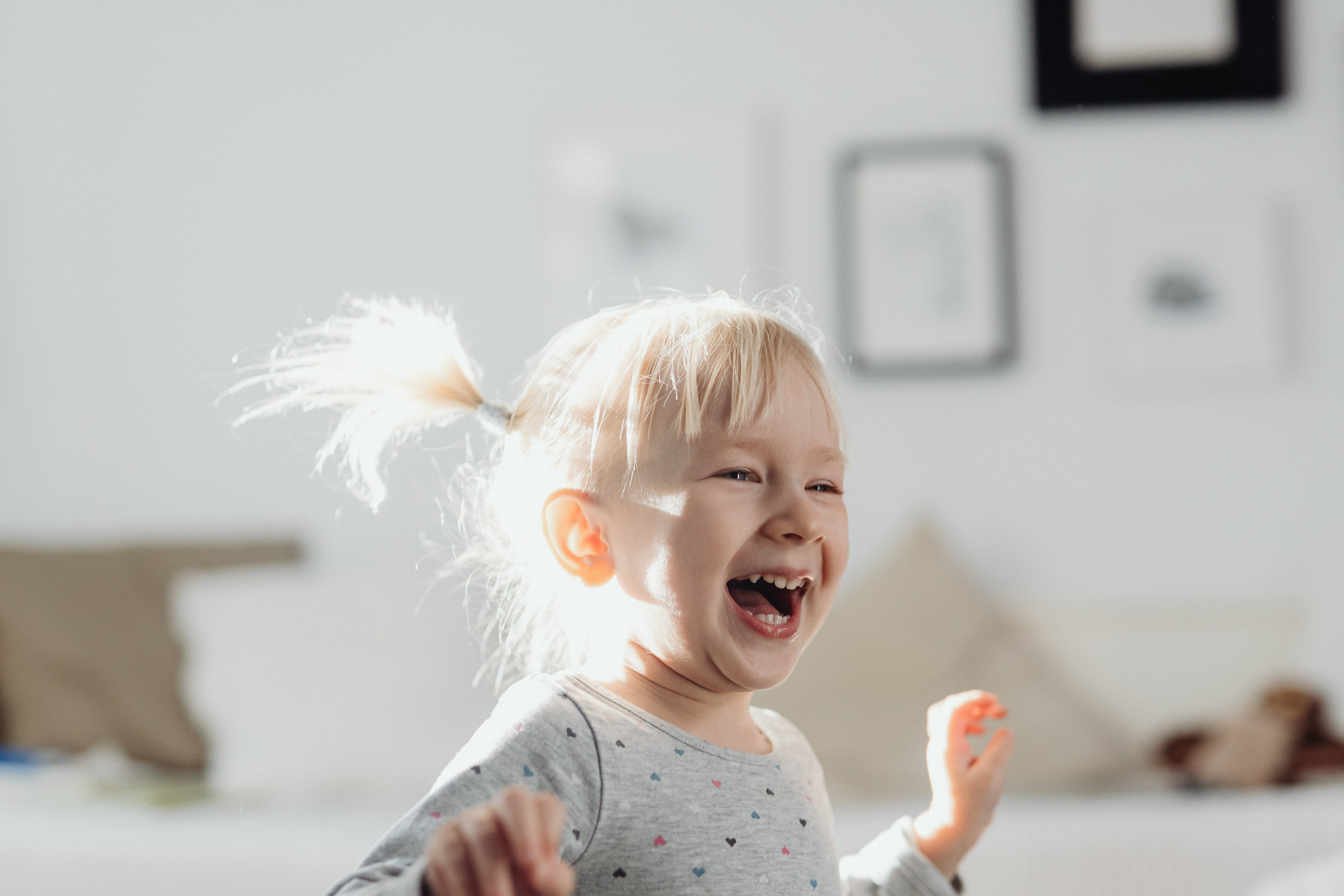 niña feliz