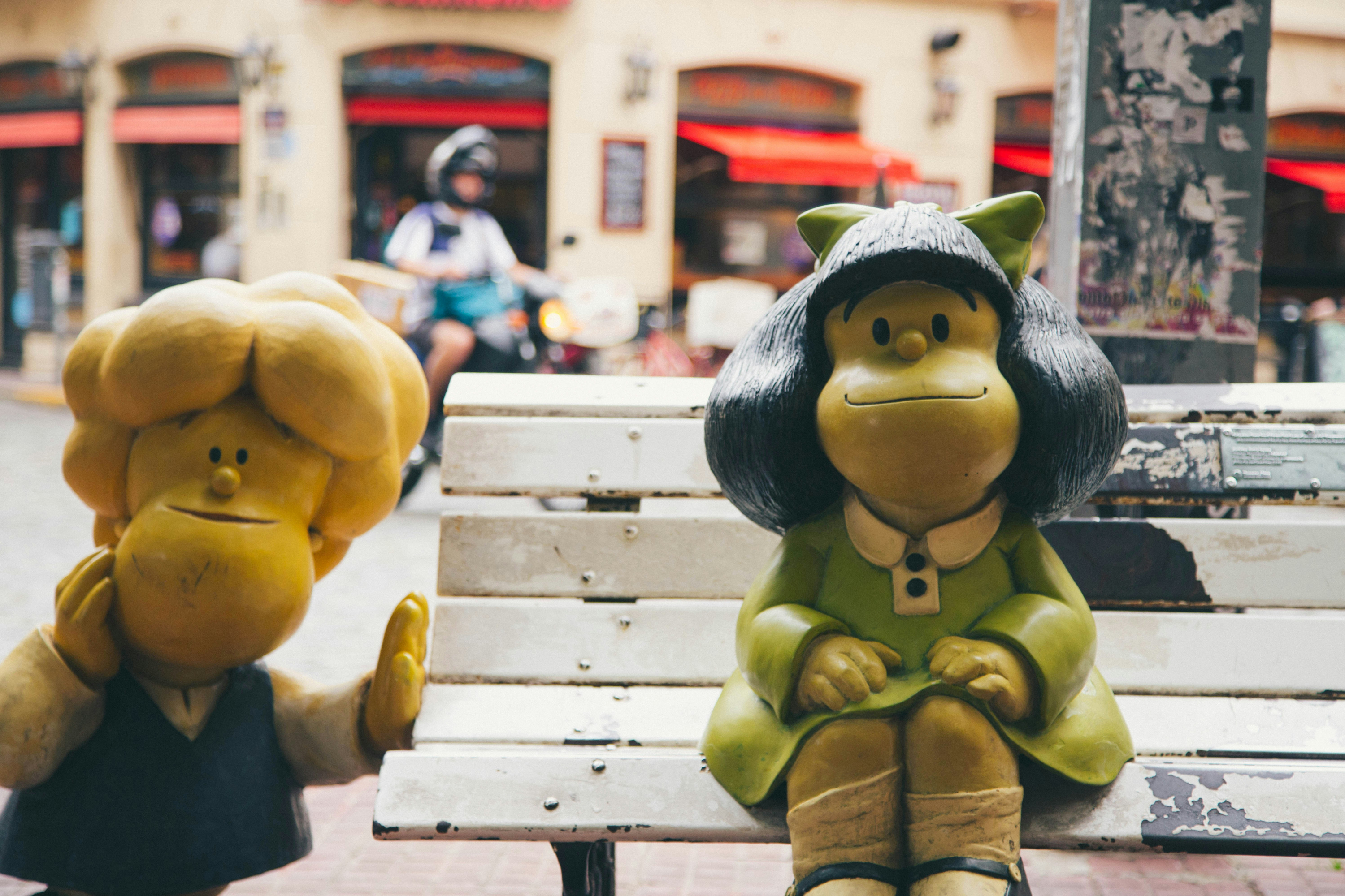 escultura de Mafalda en Buenos Aires