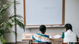 Cómo enseñar la tabla de multiplicar del 9 en casa con trucos sencillos - Pexels
