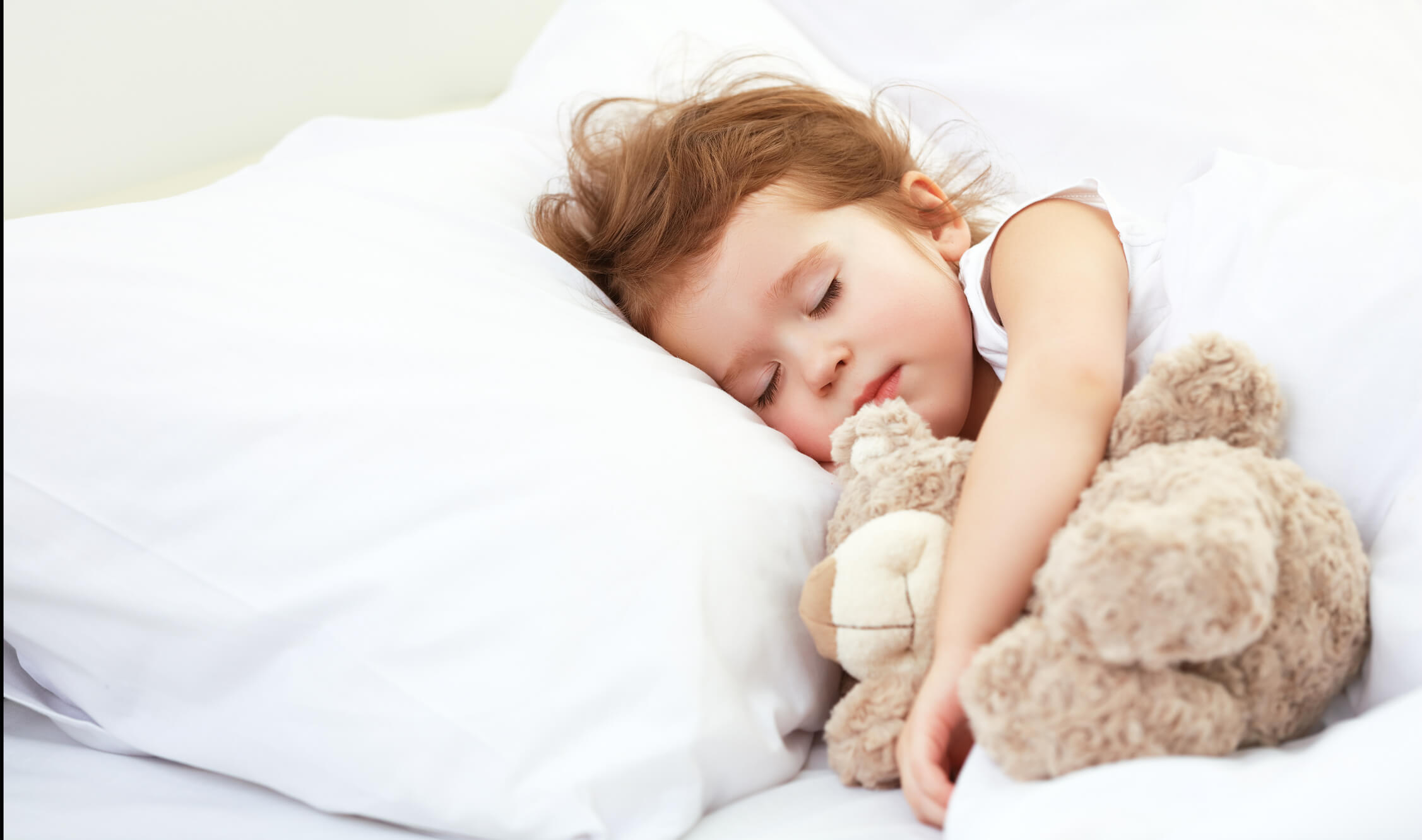 Niña durmiendo plácidamente - Fuente: iStock