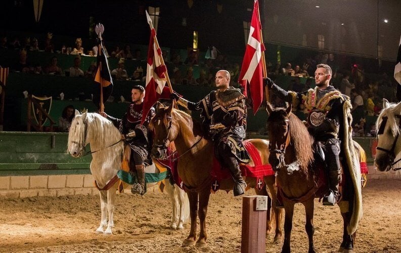Cena-espectáculo medieval