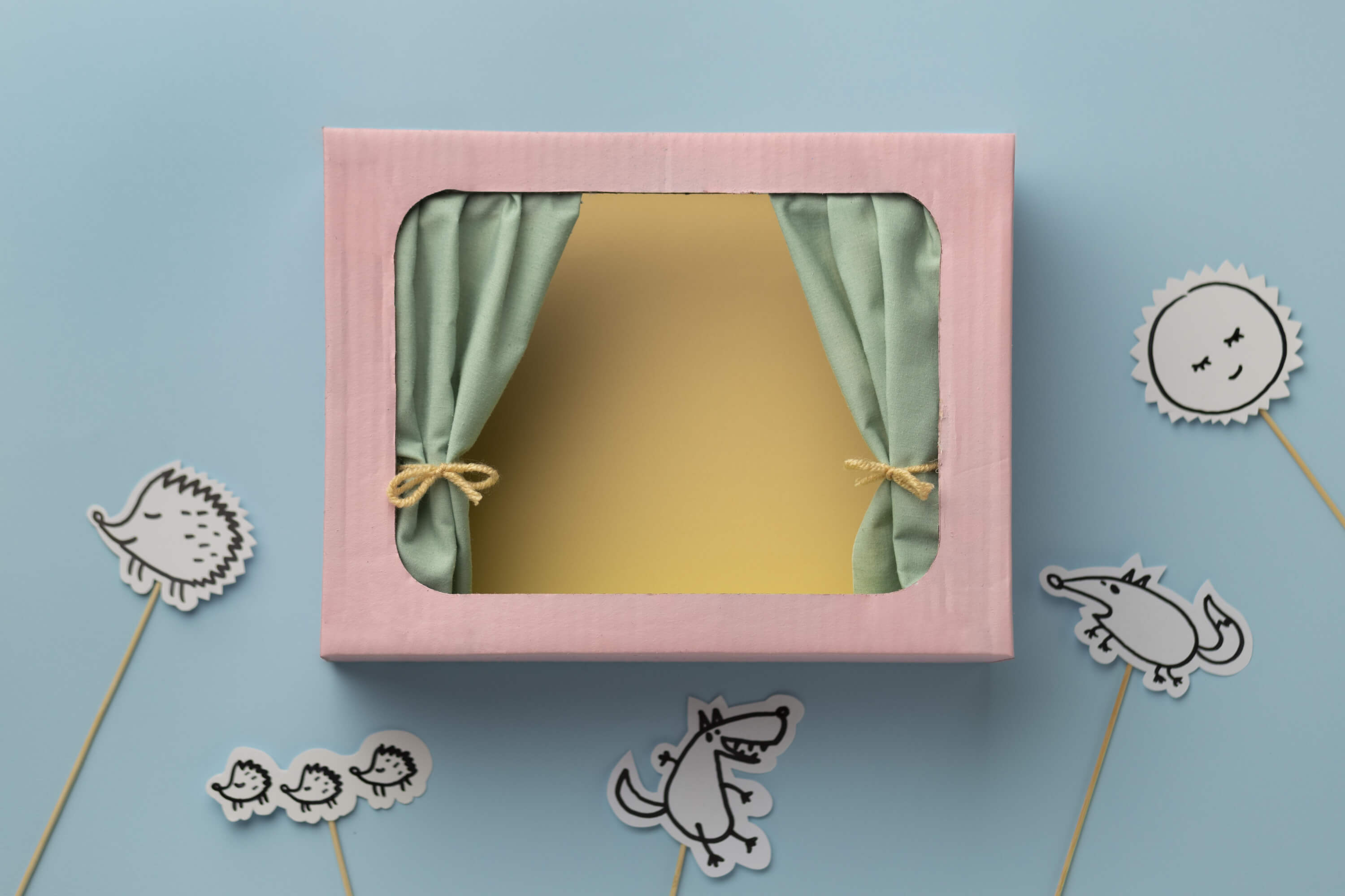 Jugar a interpretar una obra de teatro con niños
