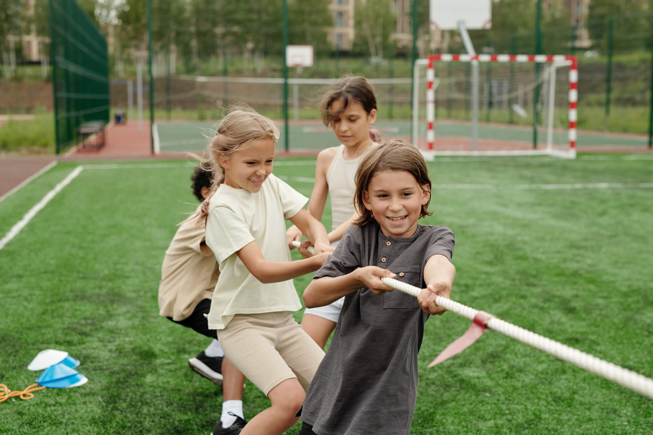 Niños haciendo ejercicio físico