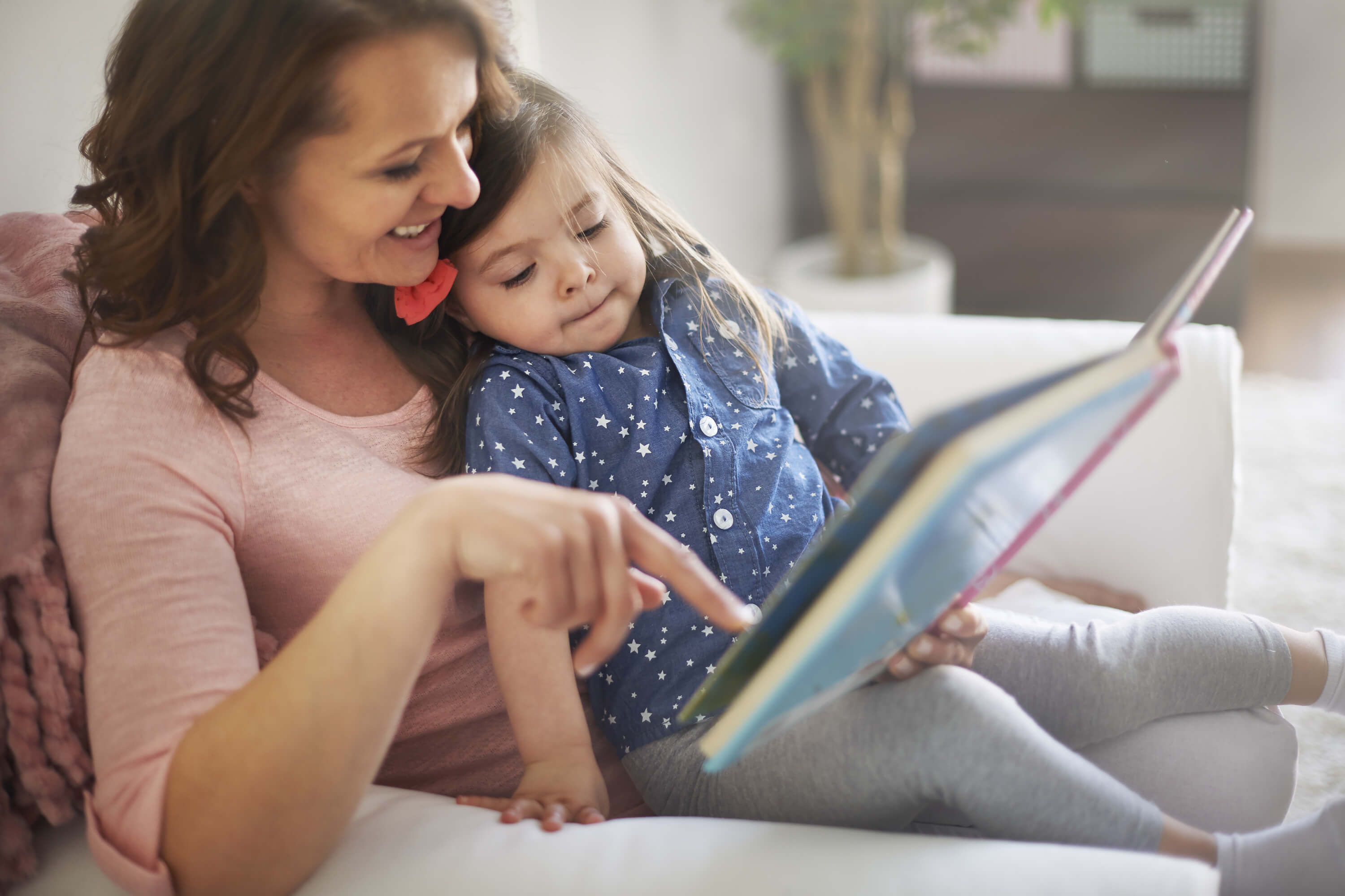 Leer cuentos a los niños