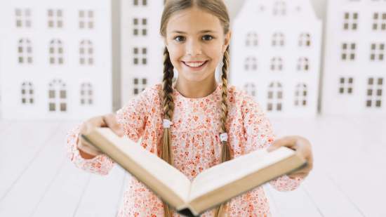 Jugar con los libros para estimular la lectura