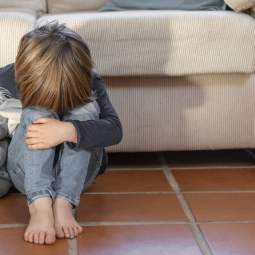 Cómo prevenir el maltrato infantil