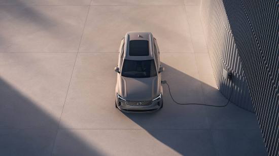 331874_New_Volvo_XC90_exterior