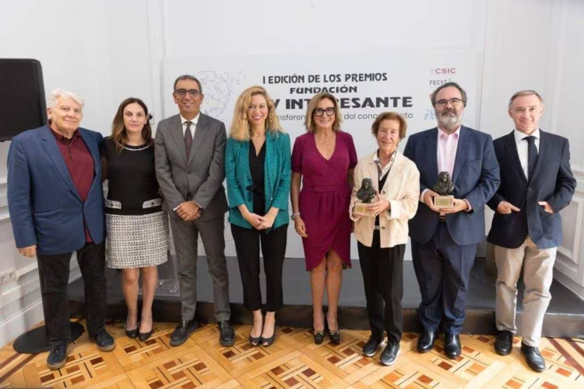 De izquierda a derecha: José Pardina, Carmen Sabalete, José Manuel López Nicolás, Elisa Rivera Mendoza, Marta Ariño, Aurora Martín, Lluís Montoliu y Santiago Castellanos
