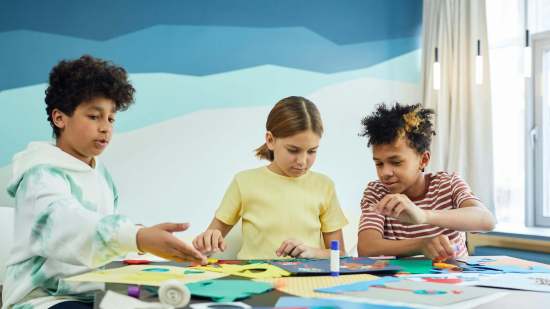 Cuándo son demasiadas extraescolares, según una psicóloga experta en psicoterapia infantil