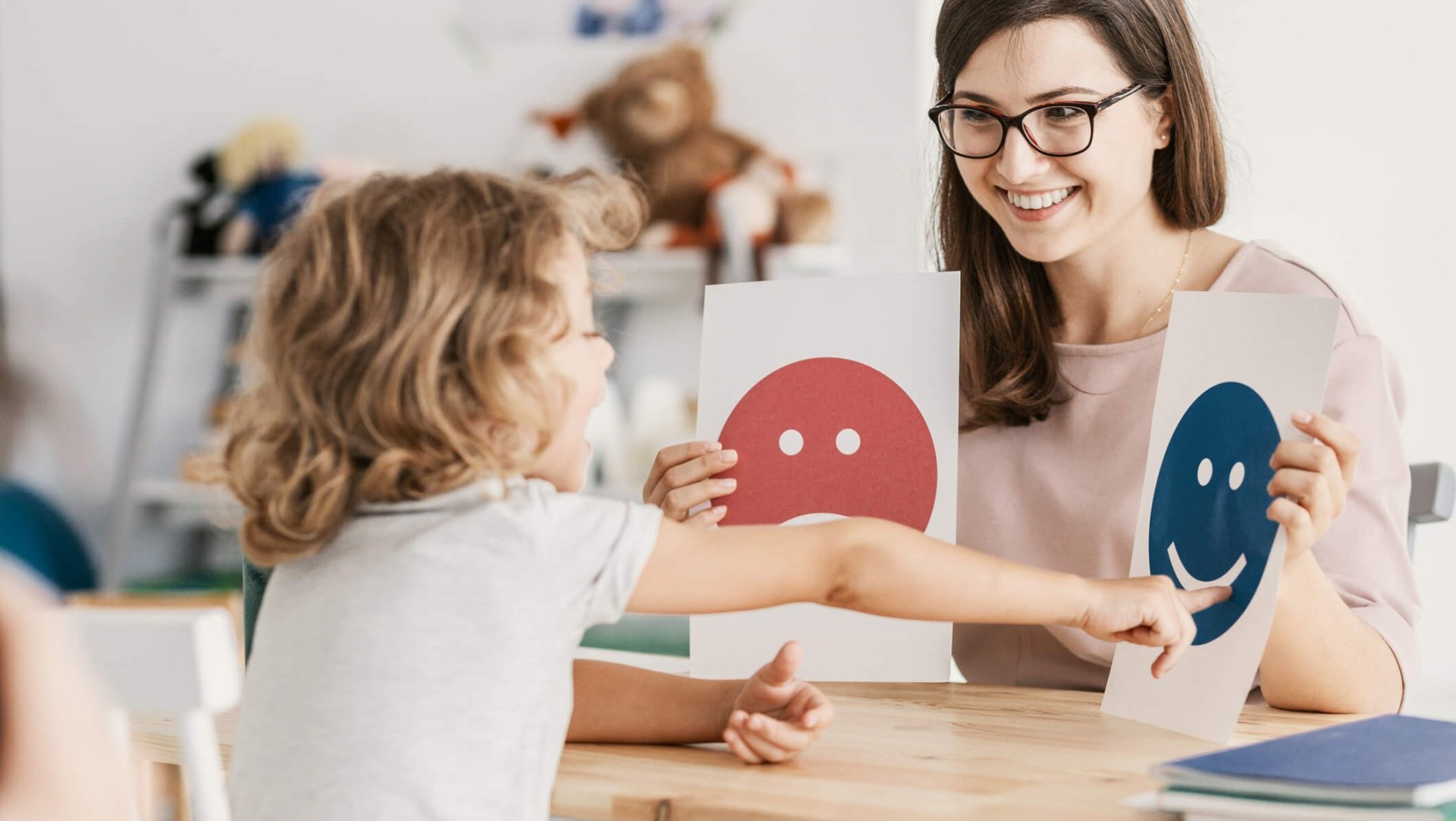 Una niña, trabajando el reconocimiento de las emociones (iStock)