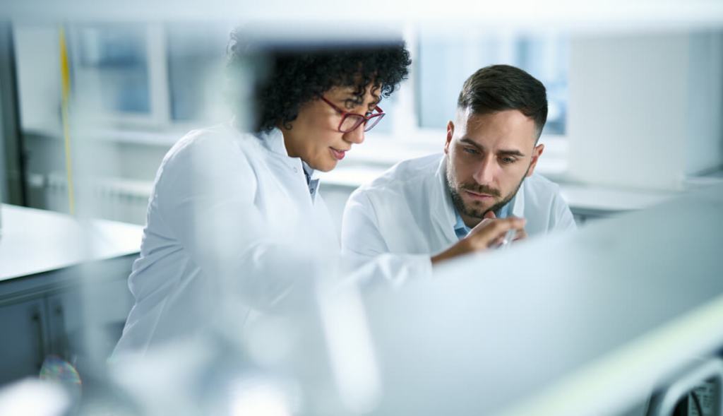 La predisposición a la leucemia, por si sola, no causa cáncer, sino la combinación con factores ambientales